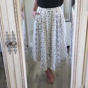 Peasant skirt with pockets